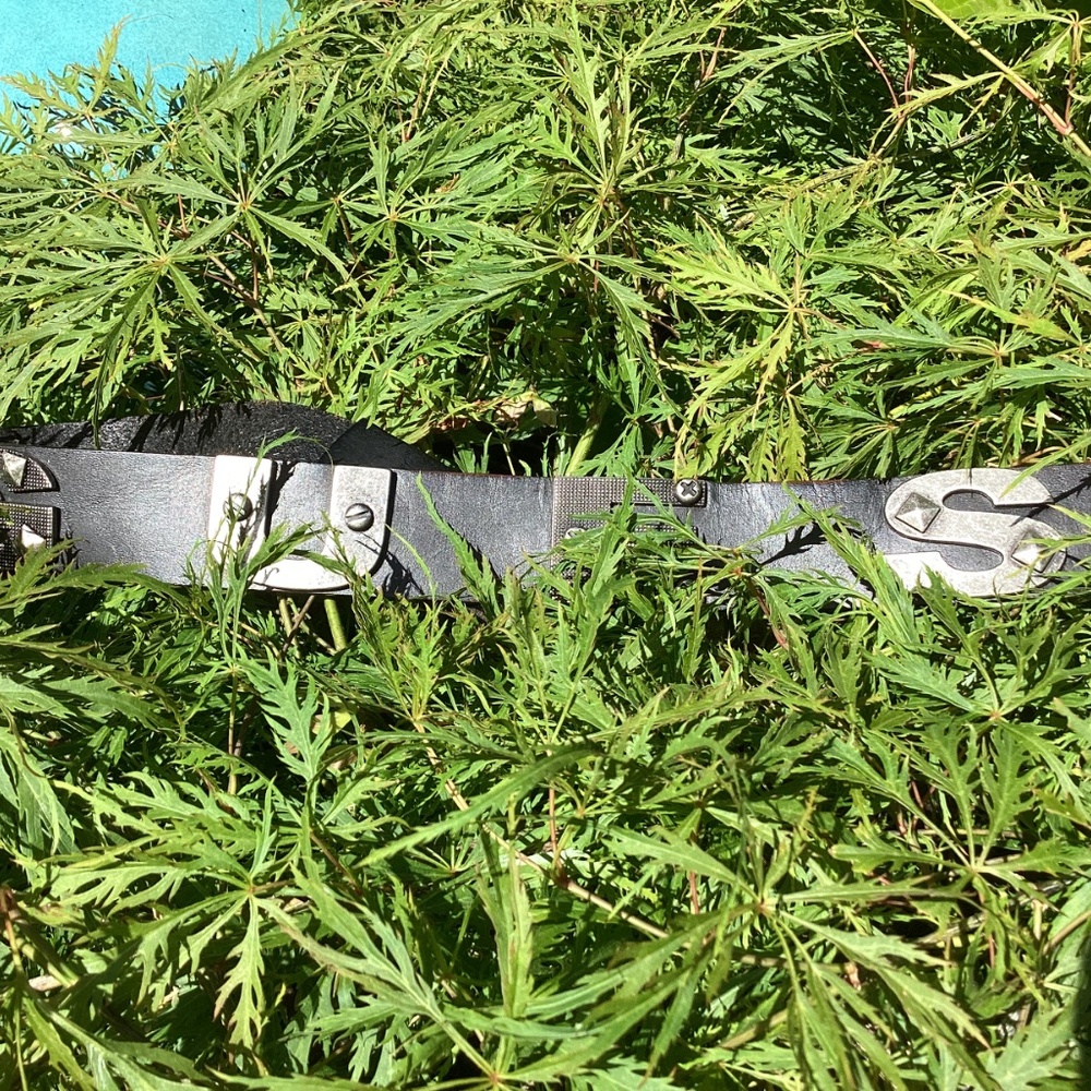 Vintage Old School Guess Black Leather Big Letter Belt - Picture 8 of 9